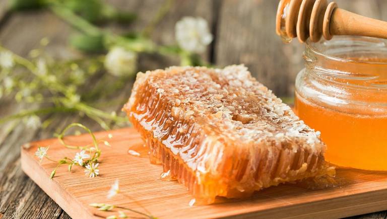 Kết hợp đậu rồng và mật ong chữa đau dạ dày