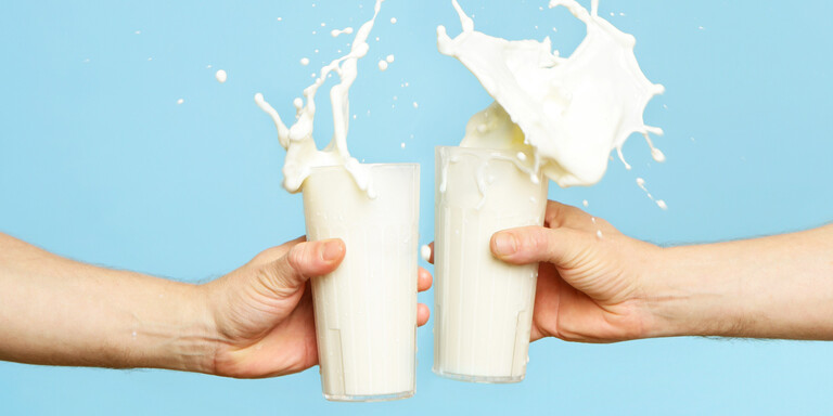 Bị thoái hóa cột sống nên uống sữa gì?