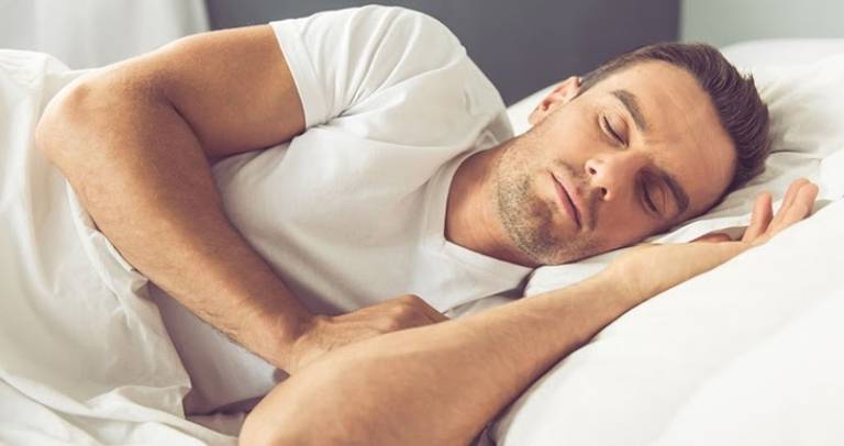 Ngủ đủ giấc giúp phục dương tăng cường sinh lý phái mạnh