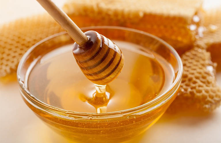 Lưu ý khi trị viêm nang lông bằng mật ong tại nhà