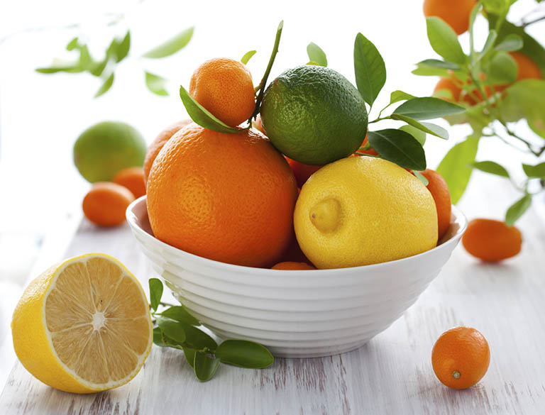 Nhóm thực phẩm giàu vitamin C tốt cho người viêm nang lông