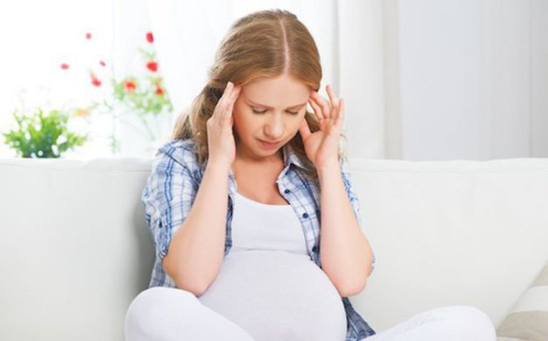 Viêm tai giữa khi mang thai là gì? Nguy hiểm không?